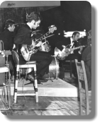 Acompanyant a Joan Manel Serrat al Parc d'atraccions de Montjuich